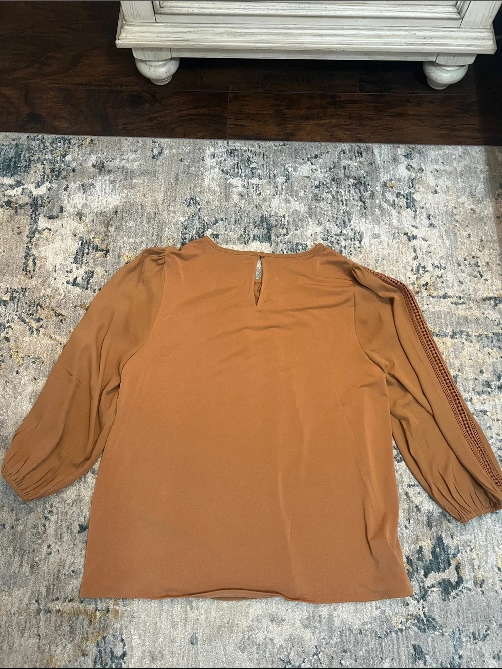 Ann Taylor SZ L Blouse with design in sleeves